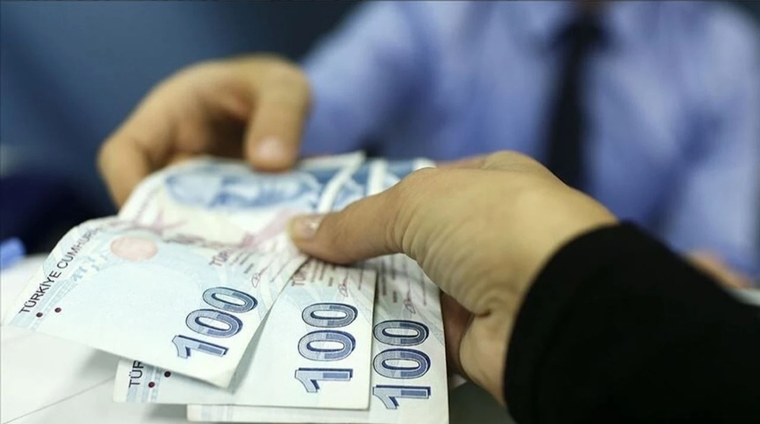 Emeklilerin Beklediği Tarih Geldi: İkramiyeler ve Aylıklar Hesaplara Yatıyor